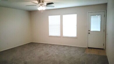 217 Silver Lake Trail in Fort Worth, TX - Building Photo - Building Photo