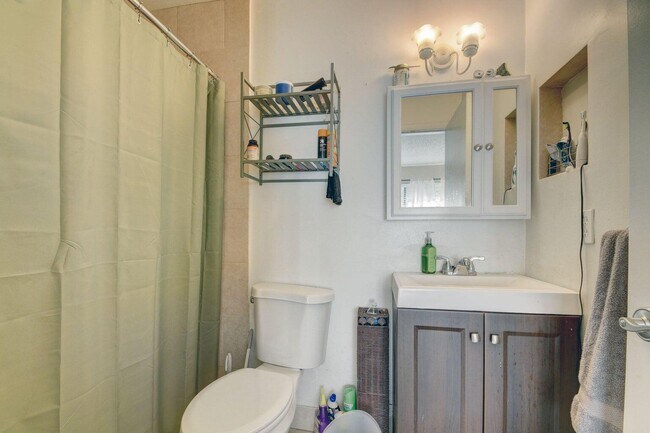 799 Hill Dr in West Palm Beach, FL - Building Photo - Building Photo