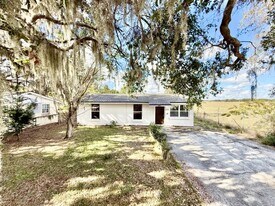 235 W Northside Dr in Lake Wales, FL - Building Photo