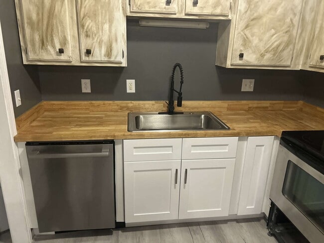 126 Kesterson St, Unit 1 in Greeneville, TN - Building Photo - Building Photo