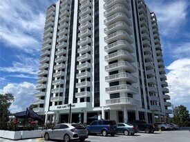 400 E Colonial Dr in Orlando, FL - Building Photo