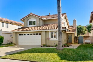 1124 Grass Valley Way in Santa Maria, CA - Building Photo