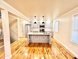 60 Golden Ave, Unit 1 in Medford, MA - Building Photo