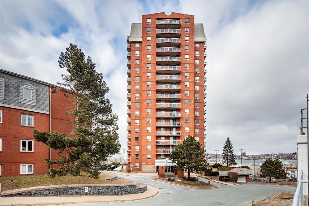 Cunard Apartments in Halifax, NS - Building Photo