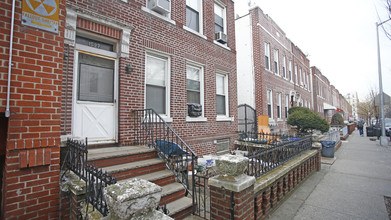 1527 W 11th St in Brooklyn, NY - Foto de edificio - Building Photo