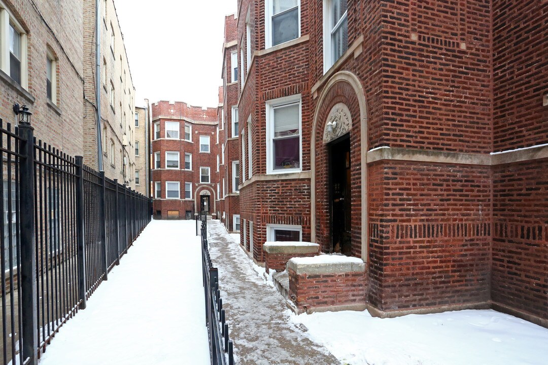 1662 W. Farwell Ave. in Chicago, IL - Building Photo