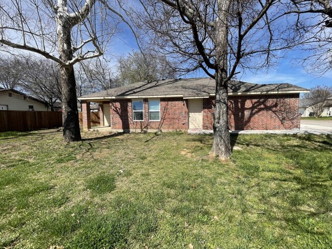 529 Frisco Ln in Ardmore, OK - Building Photo - Building Photo