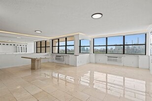 7004 JFK Blvd E in Guttenberg, NJ - Building Photo