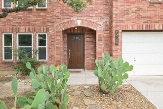 8426 Cross Spring in San Antonio, TX - Building Photo - Building Photo