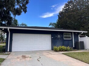 905 Montego Rd E in Jacksonville, FL - Building Photo - Building Photo