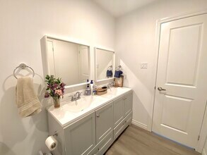 16 West Avenue S in Hamilton, ON - Building Photo - Building Photo