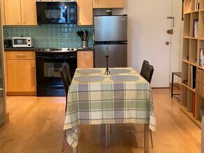 29 Concord Ave, Unit 302 in Cambridge, MA - Building Photo - Building Photo