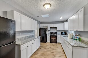 7129 Beth Ann Ter in Jacksonville, FL - Building Photo