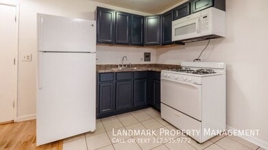 2401 W Balmoral Ave in Chicago, IL - Building Photo - Building Photo