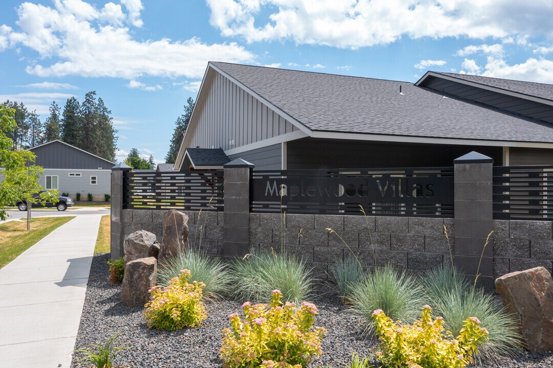 Maplewood Villas in Post Falls, ID - Foto de edificio