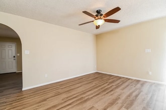 4227 N 81st Dr in Phoenix, AZ - Foto de edificio - Building Photo