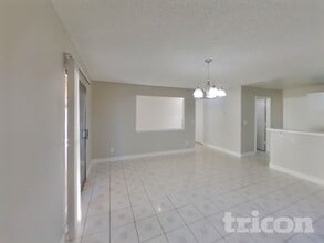 5728 Fairlight Dr in Las Vegas, NV - Building Photo - Building Photo