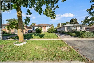 16 Horwood Dr in Brampton, ON - Building Photo - Building Photo