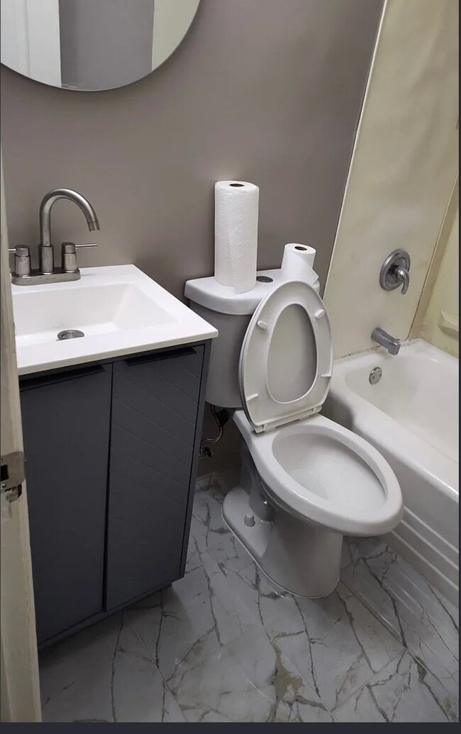 1827 W 170th St, Unit Unit 1 in Hazel Crest, IL - Building Photo - Building Photo