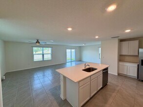 24706 NW 11th Pl in Newberry, FL - Building Photo - Building Photo