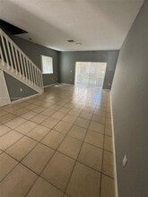 8821 S Isles Cir in Tamarac, FL - Building Photo - Building Photo