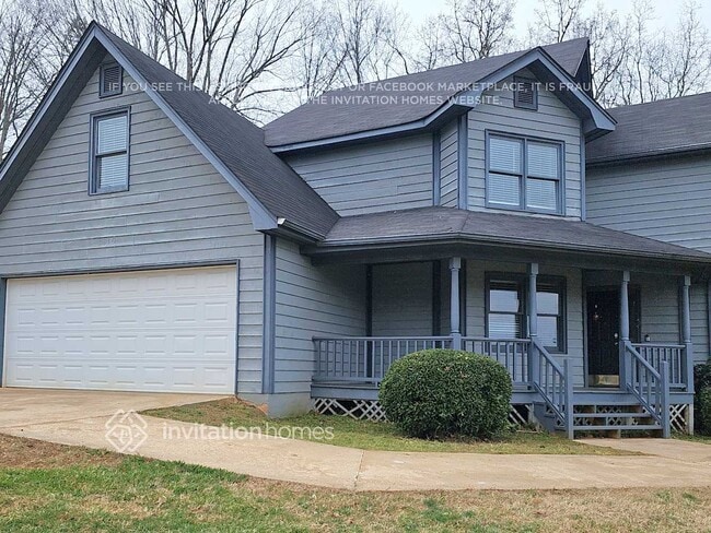 property at 3915 Summit Chase