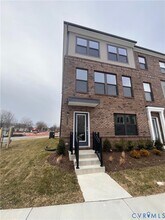 9480 Pinkman Rd in Glen Allen, VA - Building Photo - Building Photo