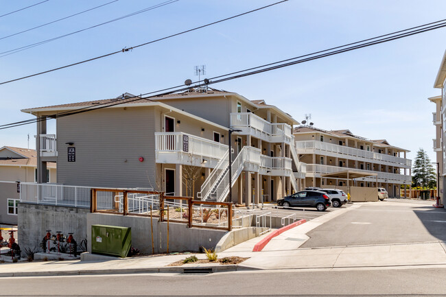 Sparrow Terrace in Watsonville, CA - Building Photo - Building Photo