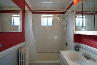 98 Beechcroft St, Unit 2 in Boston, MA - Building Photo - Building Photo
