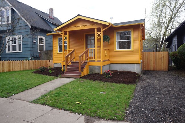 1815 SE 51st Ave in Portland, OR - Building Photo - Building Photo