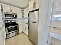 241 SE 9th Ave, Unit 207 in Pompano Beach, FL - Building Photo - Building Photo