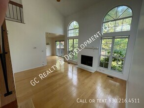 730 Sturnbridge Ln in Schaumburg, IL - Building Photo - Building Photo
