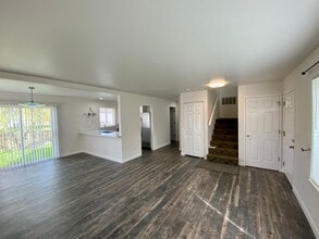 936 E St in Blaine, WA - Building Photo - Building Photo