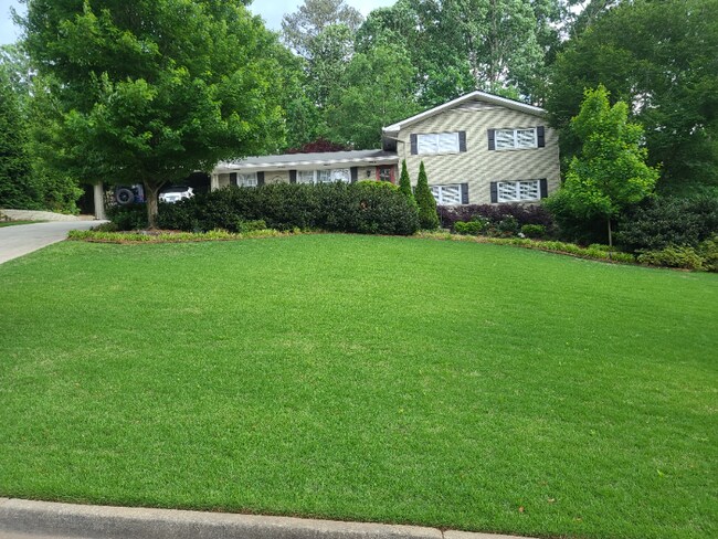 6735 River Springs Ct NW in Atlanta, GA - Building Photo - Building Photo