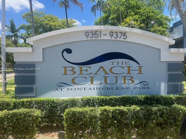 property at 9351 Fontainebleau Blvd