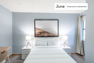 Room in Shared 3 bed/1.5 bath home in Austin, TX - Building Photo - Building Photo
