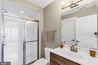 3613 Fleet St in Baltimore, MD - Foto de edificio - Building Photo