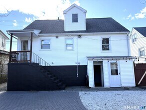 1584 Madison Ave in Bridgeport, CT - Building Photo - Building Photo