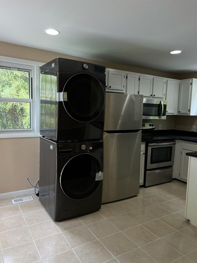 property at 3134 Lexington Ave