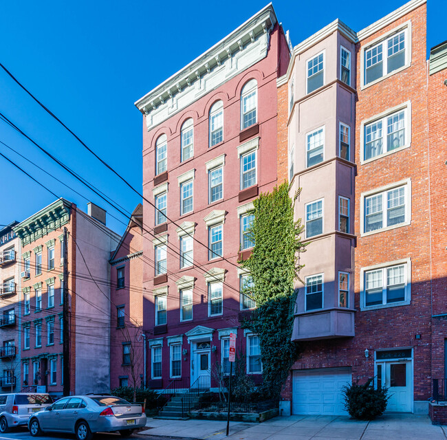 222 Willow Ave in Hoboken, NJ - Foto de edificio - Building Photo