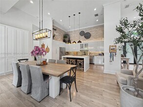 8973 SW 96th St in Miami, FL - Building Photo - Building Photo