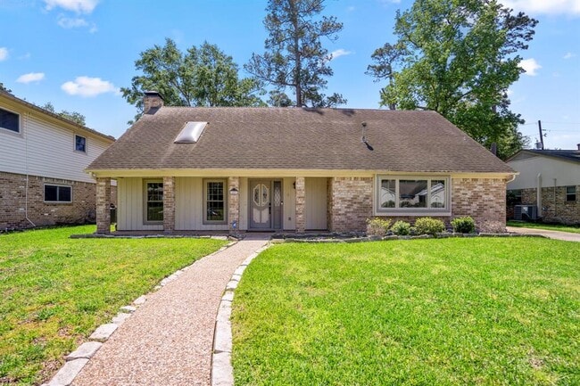 207 Greenforest Dr in Spring, TX - Building Photo - Building Photo