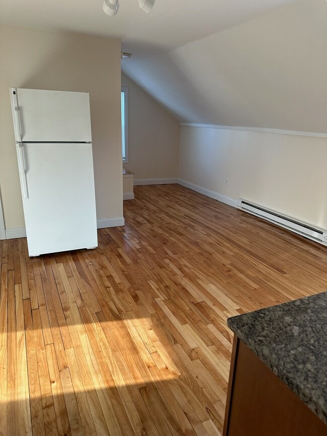 175 Millbury St, Unit 2 in Worcester, MA - Building Photo - Building Photo