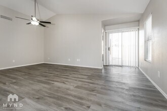 2206 E Aire Libre Ave in Phoenix, AZ - Building Photo - Building Photo