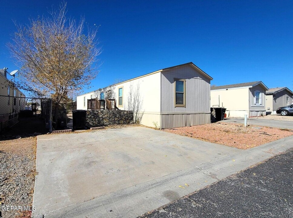 850 Talbot Ave in Canutillo, TX - Building Photo