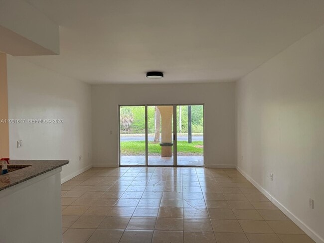 2493 Centergate Dr in Miramar, FL - Building Photo - Building Photo