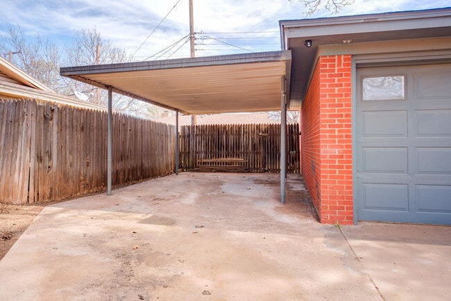 6707 Hartford Ave in Lubbock, TX - Building Photo - Building Photo