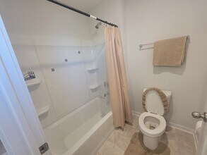 131 Natalie Ln in Granville, OH - Building Photo - Building Photo