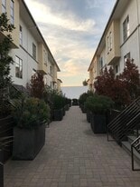 1 E Julian St, Unit 311 in San Jose, CA - Building Photo