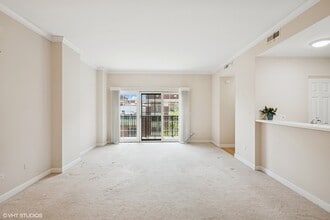 44 N Vail Ave in Arlington Heights, IL - Building Photo - Building Photo